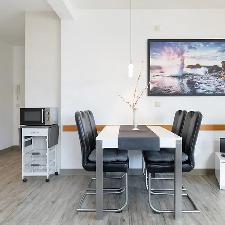 Strandhotel Nr 18 *